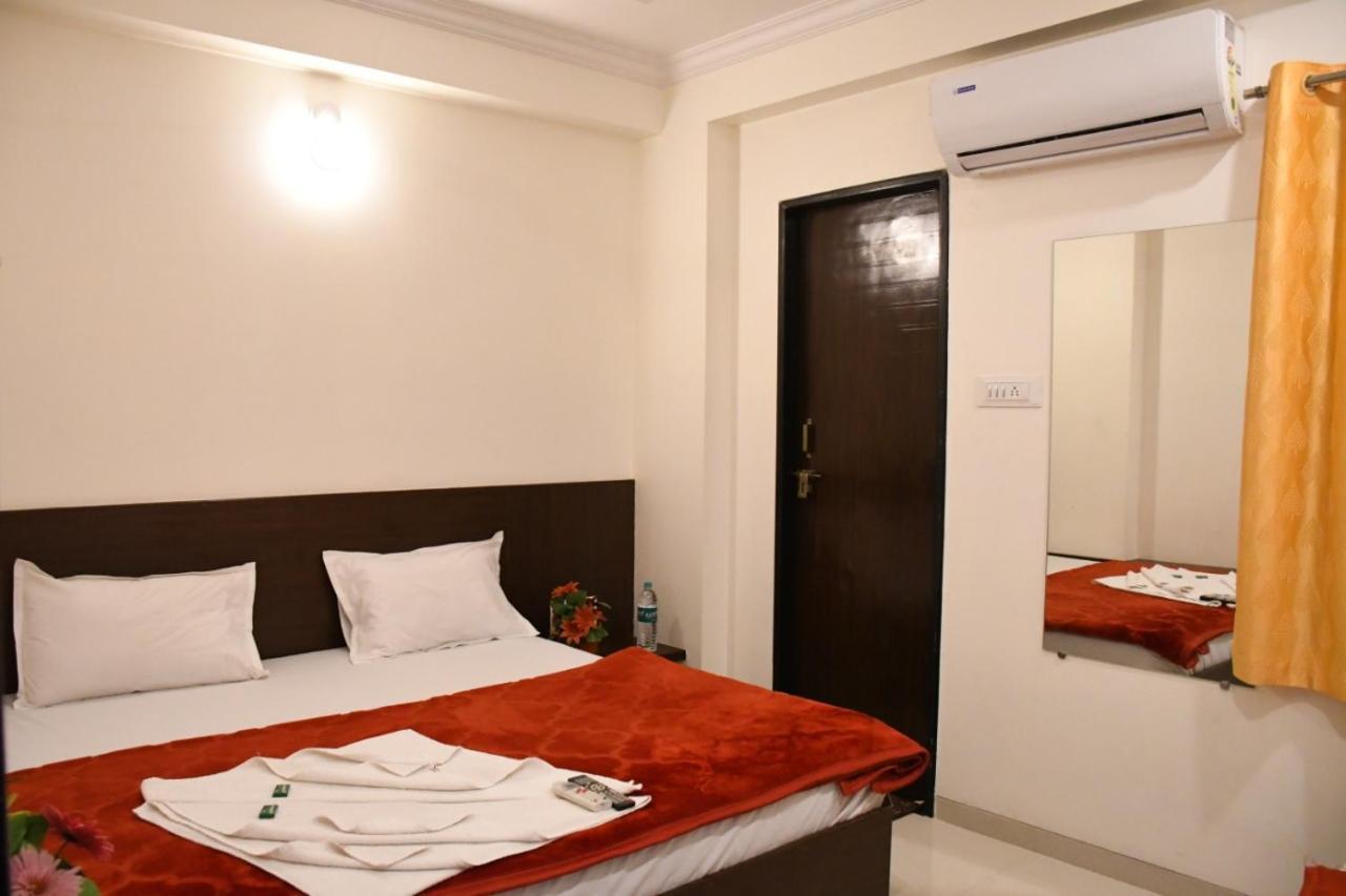 Hotel Sai Shatabdi Shirdi Dış mekan fotoğraf